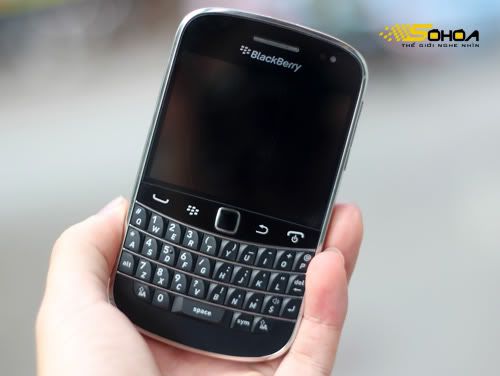 BlackBerry-Bold-9900-19.jpg