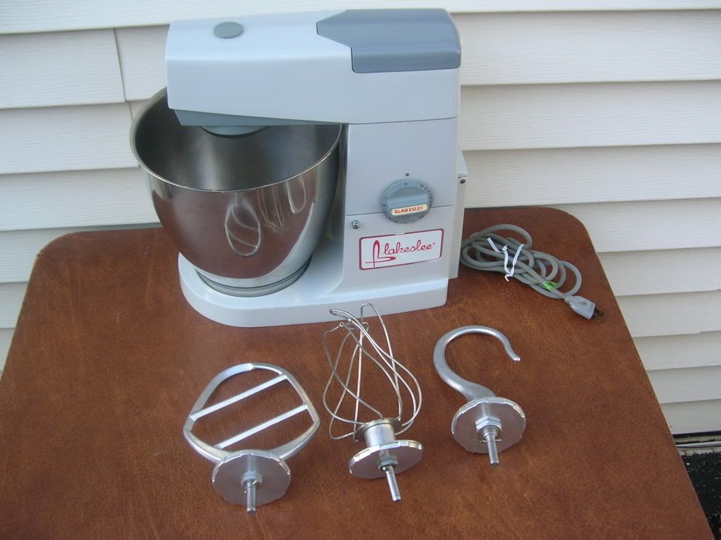 BLAKESLEE KENWOOD 7QT COUNTERTOP FOOD MIXER A707
