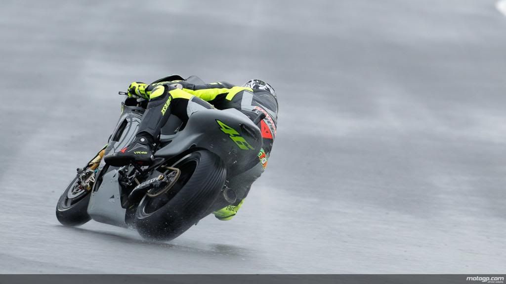 Foto - Foto Valentino Rossi Kembali Ke Yamaha Team Motogp 2013 [ www.BlogApaAja.com ]