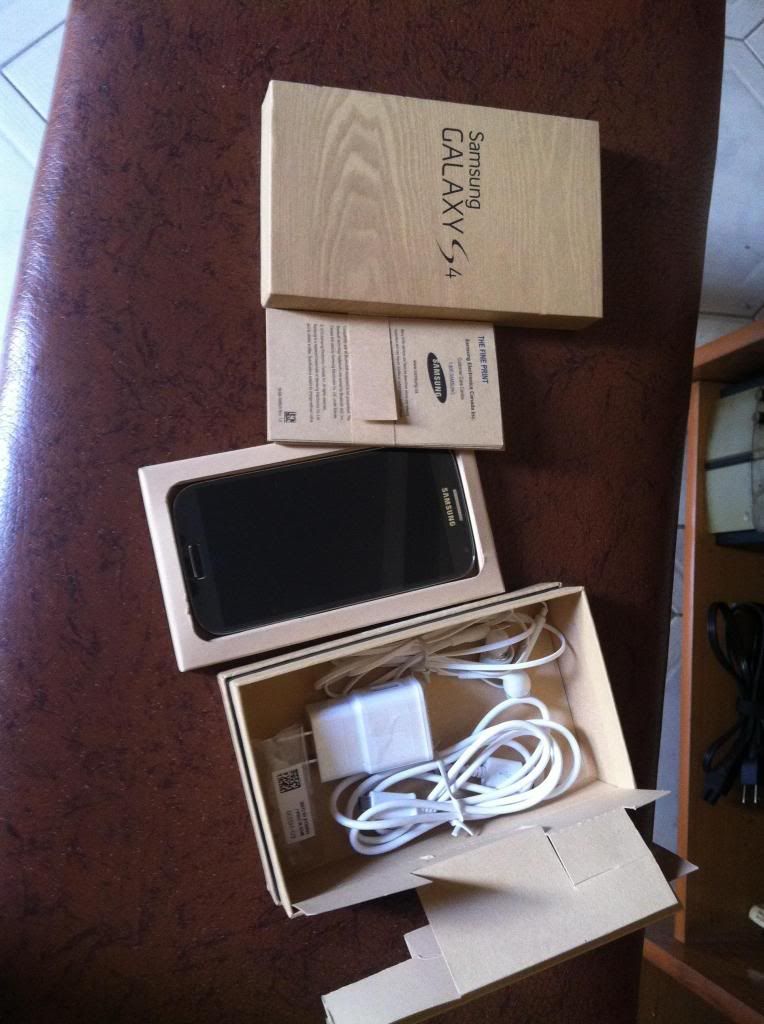 Samsung Galaxy S4, VK xách tay về fullbox