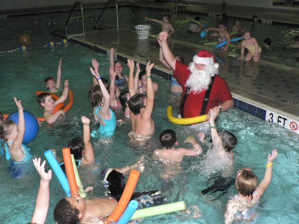 kids swimming photo: Raise your hand if you LOVE the YMCA! SwimmingwithSanta2010236.jpg