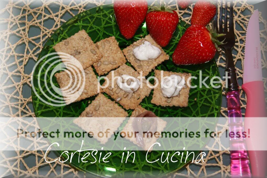 crackers integrali con semi di girasole e sesamo
